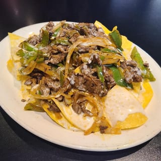 Steak nachos
