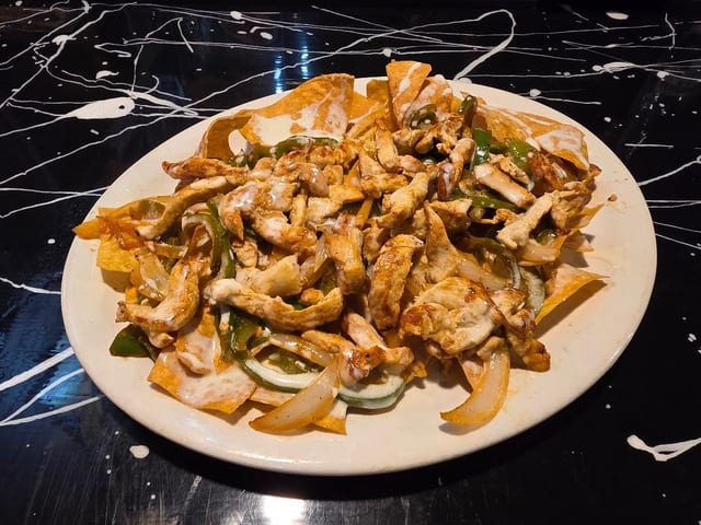 Grilled chicken nachos.