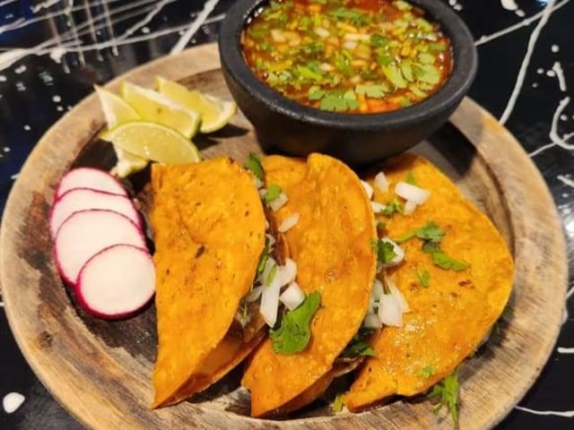 Birria Taco (varios).
