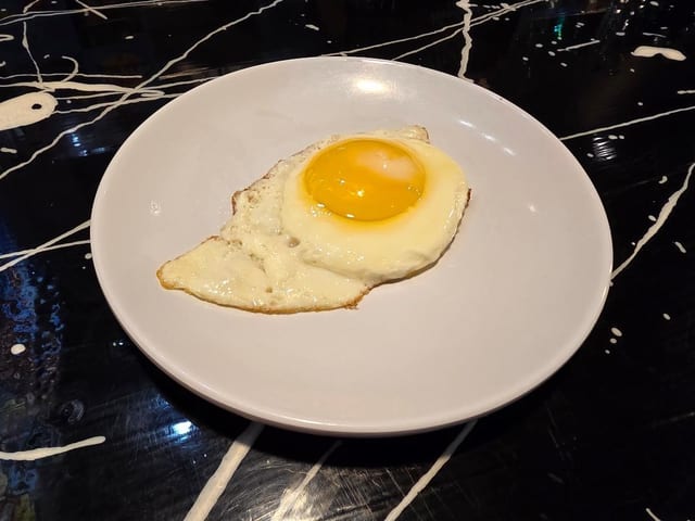 Sunny Side Up Egg 1pc (side).