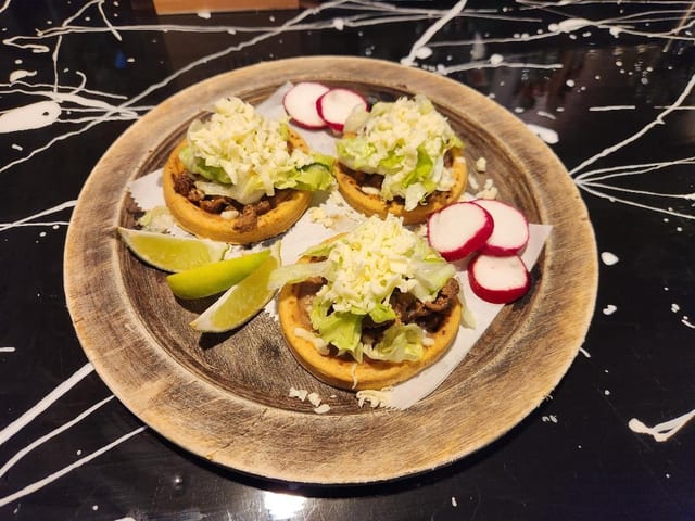 Sopes.